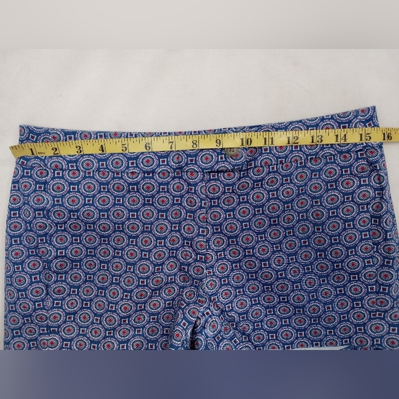 J. Crew Factory Blue Medallion Shorts, size 4 - Picture 8 of 11